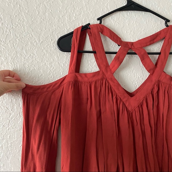 Long sleeve off the shoulder cut out top - Picture 5 of 6